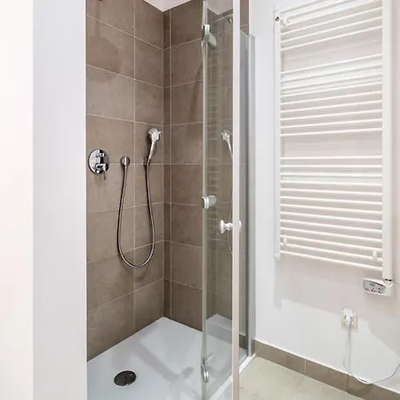 Sleeps 12 With Pool Air Con And Wifi Vila *