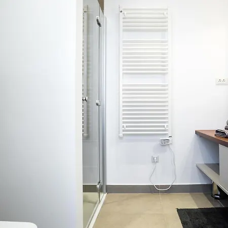 Sleeps 12 With Pool Air Con And Wifi Vila